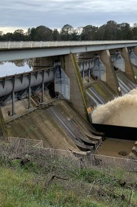 Scrivener Dam is a critical piece of Canberra’s infrastructure, maintaining water levels of the iconic Lake Burley Griffin. Like all dams in Australia, it requires regular maintenance and assessment to ensure ongoing safe operation. A recent inspection identified potential for undesirable uplift forces under the stilling basin slab, triggering a more detailed assessment of dam stability. 