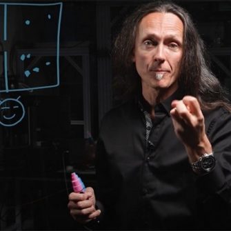 Professor Andrea Morello explains how the Maxwell's Demon thought experiment was analogous to his team's achievement by selecting only cool electrons for quantum computations