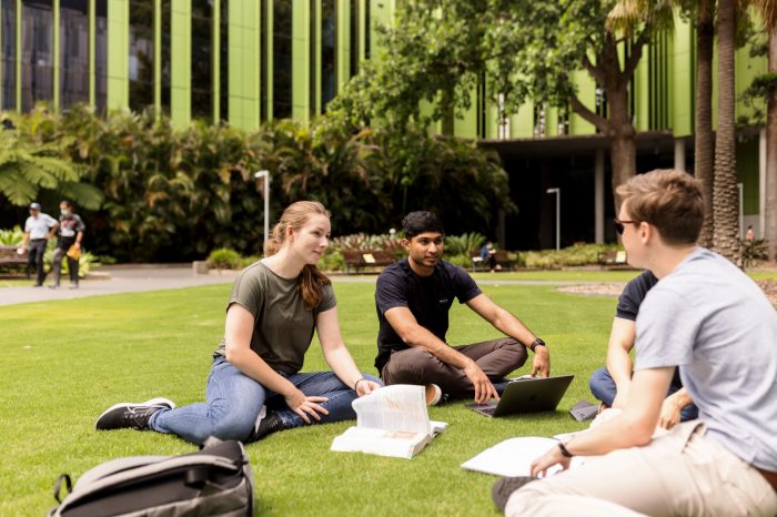 Students learning in the Medicine & Health facilities at the UNSW Kensington campus